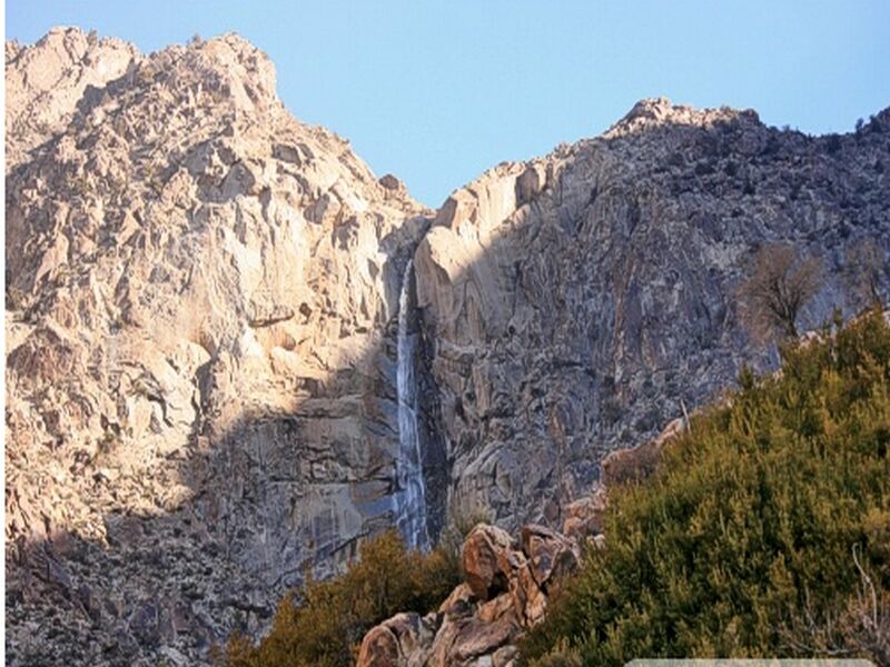 آبشار وروار در استان کرمان